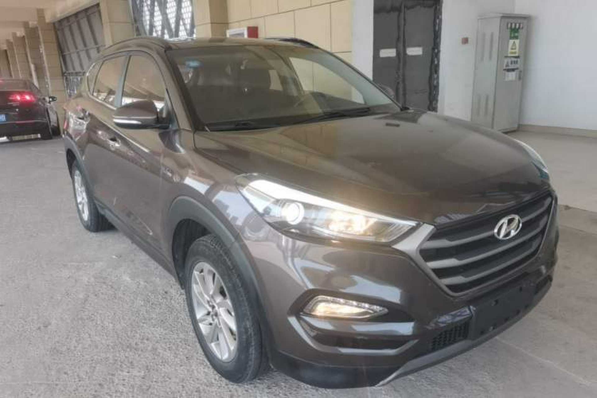 Used Hyundai Tucson 2015 1.6T Dual-Clutch Two-Wheel-Drive Smart Model Exterior 1