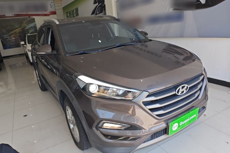Used Hyundai Tucson 2015 1.6T Dual-Clutch Two-Wheel-Drive Smart Model Exterior 1