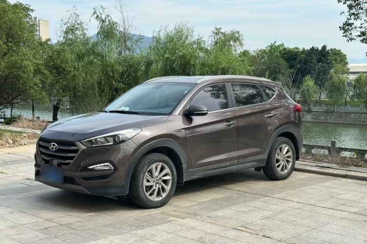 Used Hyundai Tucson 2015 1.6T Dual-Clutch Two-Wheel-Drive Smart Model Exterior 2