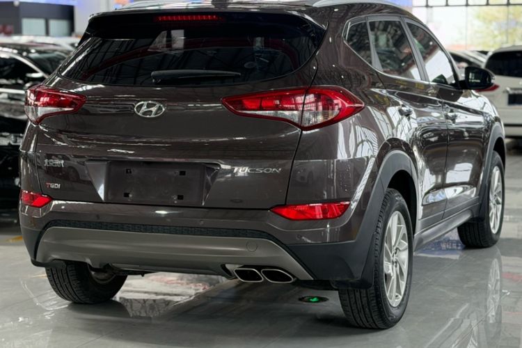 Used Hyundai Tucson 2015 1.6T Dual-Clutch Two-Wheel-Drive Smart Model Exterior 3