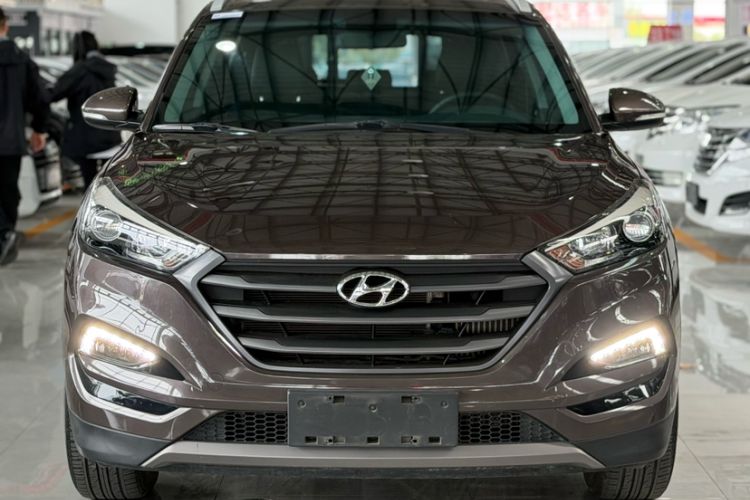 Used Hyundai Tucson 2015 1.6T Dual-Clutch Two-Wheel-Drive Smart Model Exterior 4