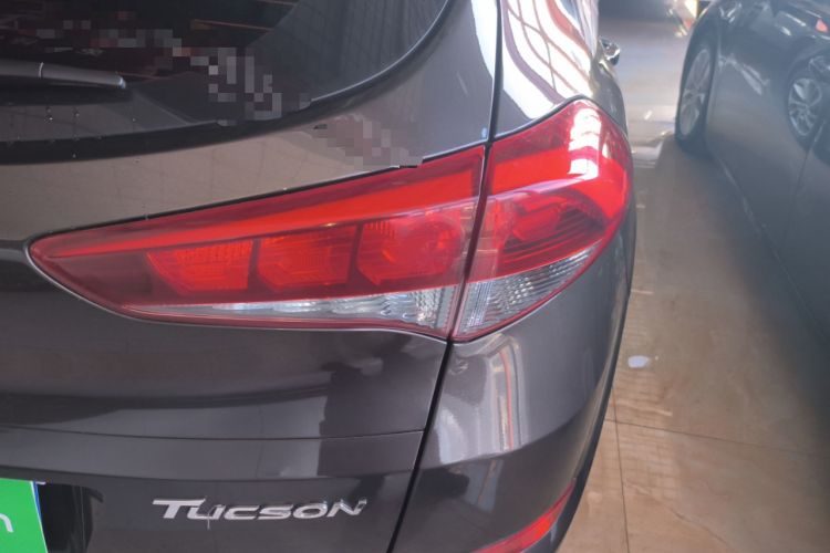 Used Hyundai Tucson 2015 1.6T Dual-Clutch Two-Wheel-Drive Smart Model Exterior 6