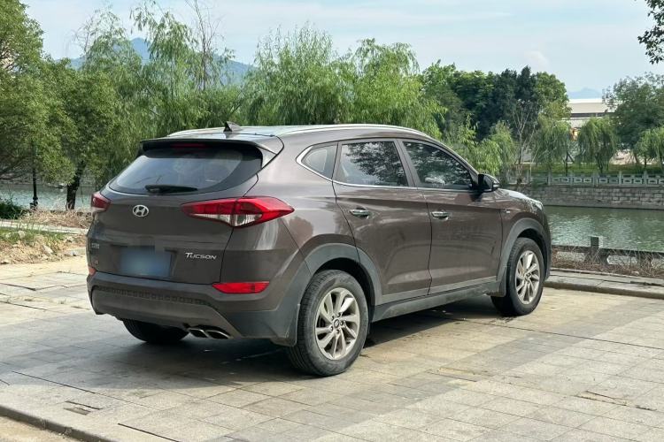Used Hyundai Tucson 2015 1.6T Dual-Clutch Two-Wheel-Drive Smart Model Exterior 6