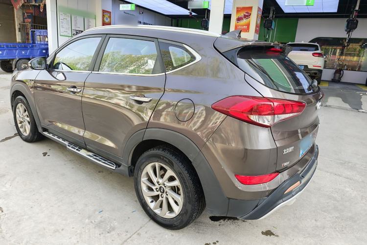 Used Hyundai Tucson 2015 1.6T Dual-Clutch Two-Wheel-Drive Smart Model Exterior 6