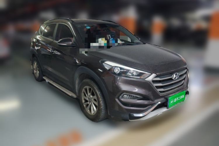 Used Hyundai Tucson 2015 1.6T Dual-Clutch Two-Wheel-Drive Smart Model Front Right 45 Deg