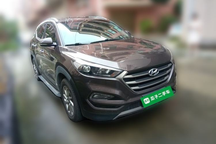 Used Hyundai Tucson 2015 1.6T Dual-Clutch Two-Wheel-Drive Smart Model Front Right 45 Deg