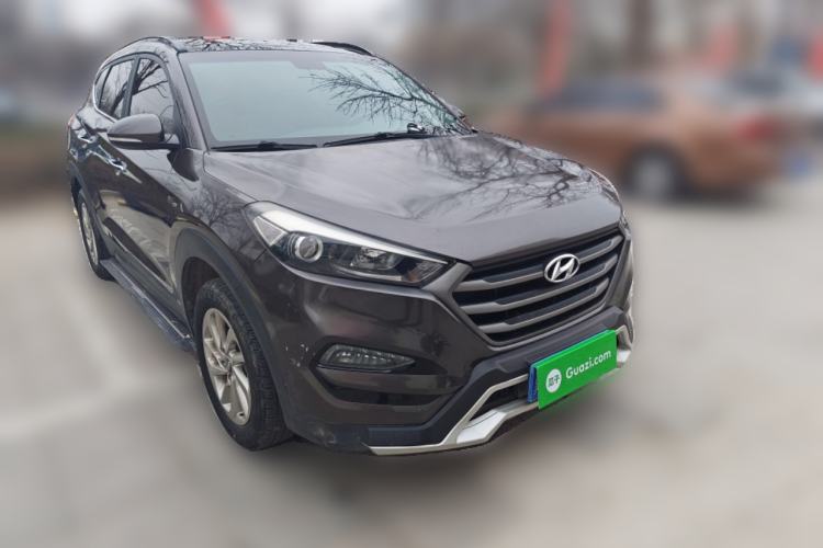Used Hyundai Tucson 2015 1.6T Dual-Clutch Two-Wheel-Drive Smart Model Front Right 45 Deg
