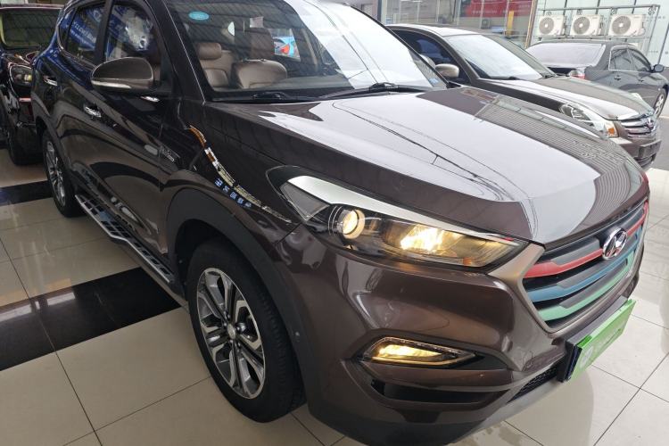 Used Hyundai Tucson 2015 1.6T Dual-Clutch Two-Wheel-Drive Leading Model Front Right 45 Deg