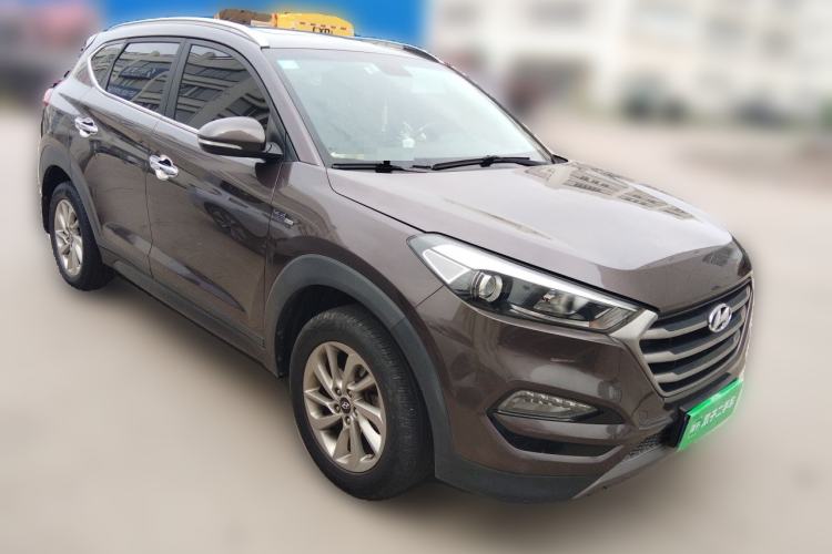 Used Hyundai Tucson 2015 1.6T Dual-Clutch Two-Wheel-Drive Smart Model Front Right 45 Deg