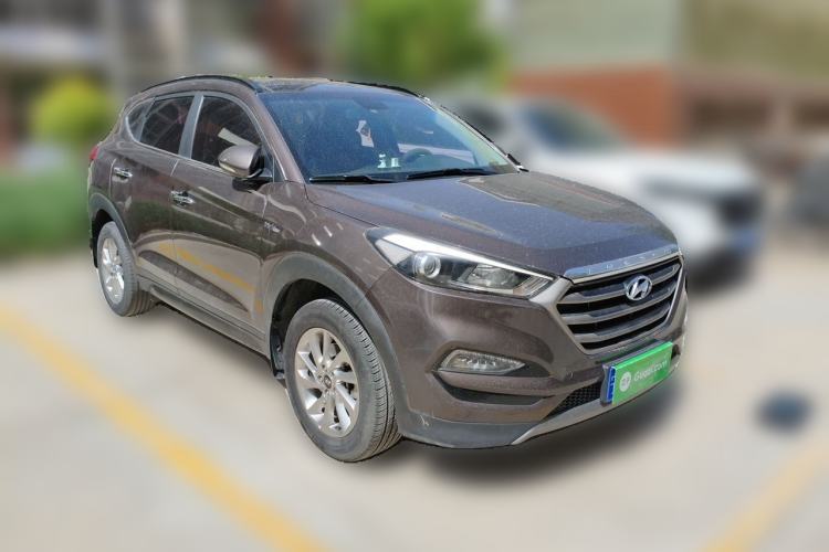 Used Hyundai Tucson 2015 1.6T Dual-Clutch Two-Wheel-Drive Smart Model Front Right 45 Deg