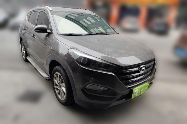 Used Hyundai Tucson 2015 1.6T Dual-Clutch Two-Wheel-Drive Smart Model Front Right 45 Deg