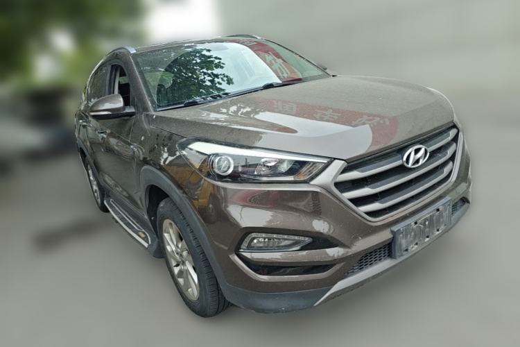 Used Hyundai Tucson 2015 1.6T Dual-Clutch Two-Wheel-Drive Smart Model Front Right 45 Deg