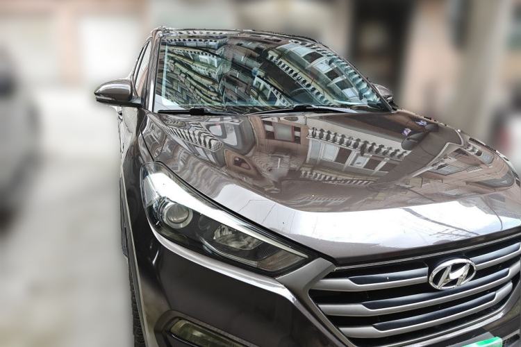 Used Hyundai Tucson 2015 1.6T Dual-Clutch Two-Wheel-Drive Leading Model Front Right 45 Deg