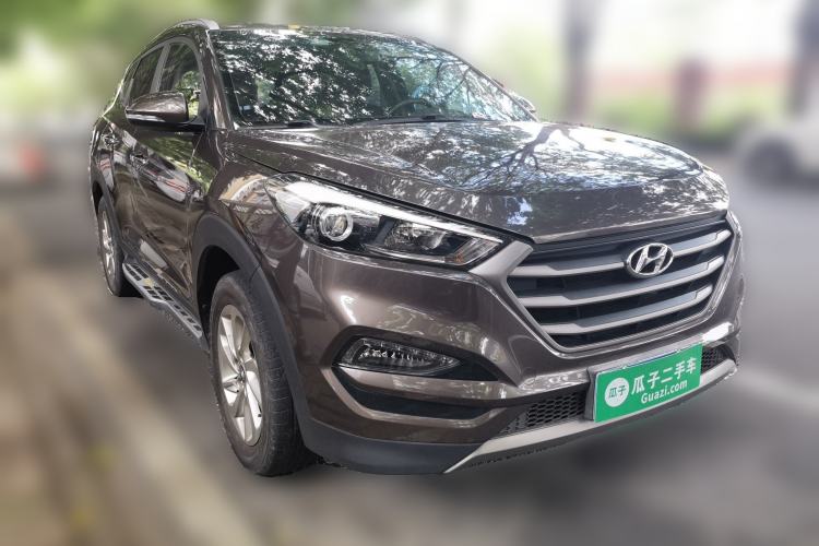 Used Hyundai Tucson 2015 1.6T Dual-Clutch Two-Wheel-Drive Smart Model Front Right 45 Deg