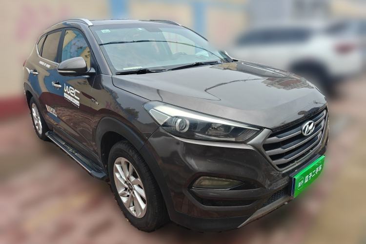 Used Hyundai Tucson 2015 1.6T Dual-Clutch Two-Wheel-Drive Smart Model Front Right 45 Deg