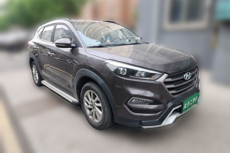 Used Hyundai Tucson 2015 1.6T Dual-Clutch Two-Wheel-Drive Smart Model Front Right 45 Deg
