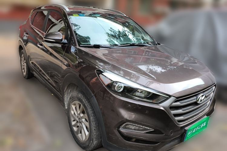 Used Hyundai Tucson 2015 1.6T Dual-Clutch Two-Wheel-Drive Smart Model Front Right 45 Deg