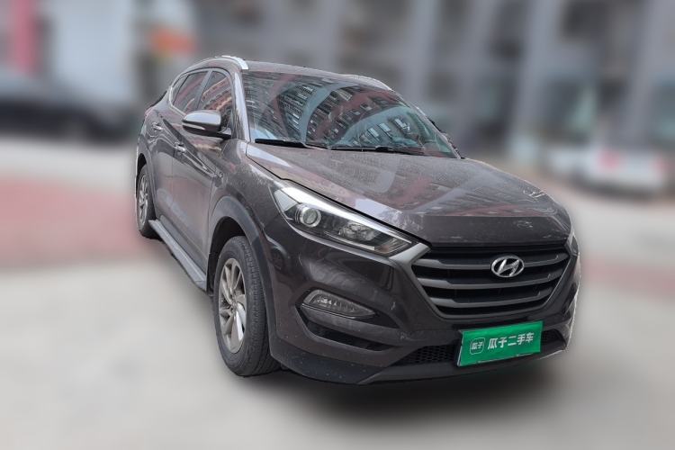 Used Hyundai Tucson 2015 1.6T Dual-Clutch Two-Wheel-Drive Smart Model Front Right 45 Deg