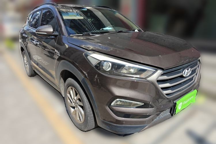 Used Hyundai Tucson 2015 1.6T Dual-Clutch Two-Wheel-Drive Smart Model Front Right 45 Deg