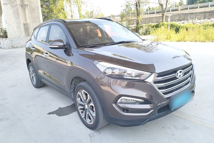 Used Hyundai Tucson 2015 1.6T Dual-Clutch Four-Wheel Drive Flagship Model Front Right 45 Deg