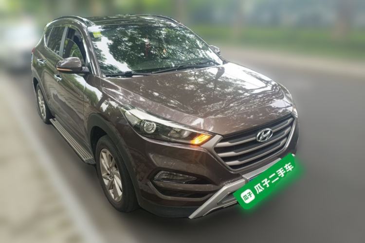 Used Hyundai Tucson 2015 1.6T Dual-Clutch Two-Wheel-Drive Smart Model Front Right 45 Deg