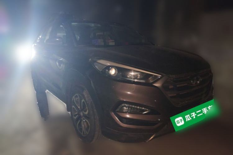 Used Hyundai Tucson 2015 1.6T Dual-Clutch Two-Wheel-Drive Leading Model Front Right 45 Deg