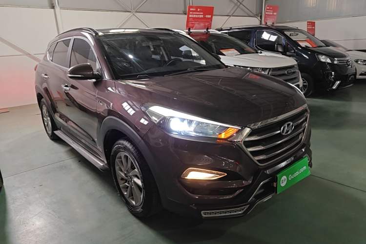 Used Hyundai Tucson 2015 1.6T Dual-Clutch Two-Wheel-Drive Smart Model Front Right 45 Deg