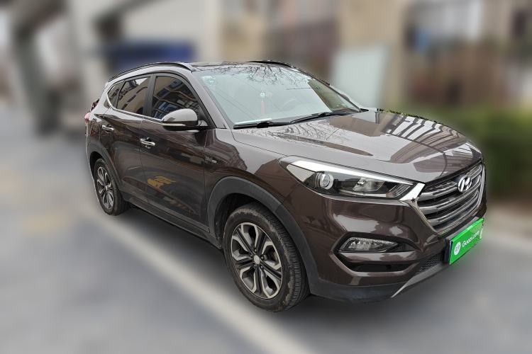 Used Hyundai Tucson 2015 1.6T Dual-Clutch All-Wheel-Drive Premium Model Front Right 45 Deg
