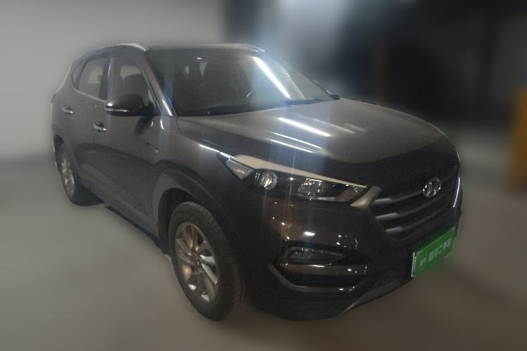 Used Hyundai Tucson 2015 1.6T Dual-Clutch Two-Wheel-Drive Smart Model Front Right 45 Deg