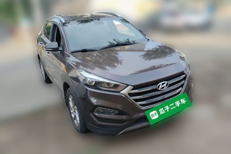 Used Hyundai Tucson 2015 1.6T Dual-Clutch Two-Wheel-Drive Smart Model Front Right 45 Deg