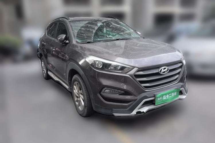 Used Hyundai Tucson 2015 1.6T Dual-Clutch Two-Wheel-Drive Smart Model Front Right 45 Deg