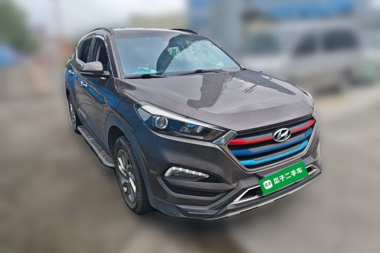Used Hyundai Tucson 2015 1.6T Dual-Clutch Two-Wheel-Drive Smart Model Front Right 45 Deg