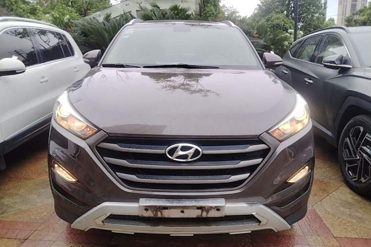 Used Hyundai Tucson 2015 1.6T Dual-Clutch Two-Wheel-Drive Smart Model Front