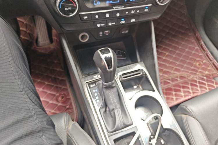 Used Hyundai Tucson 2015 1.6T Dual-Clutch Two-Wheel-Drive Smart Model Gear Lever