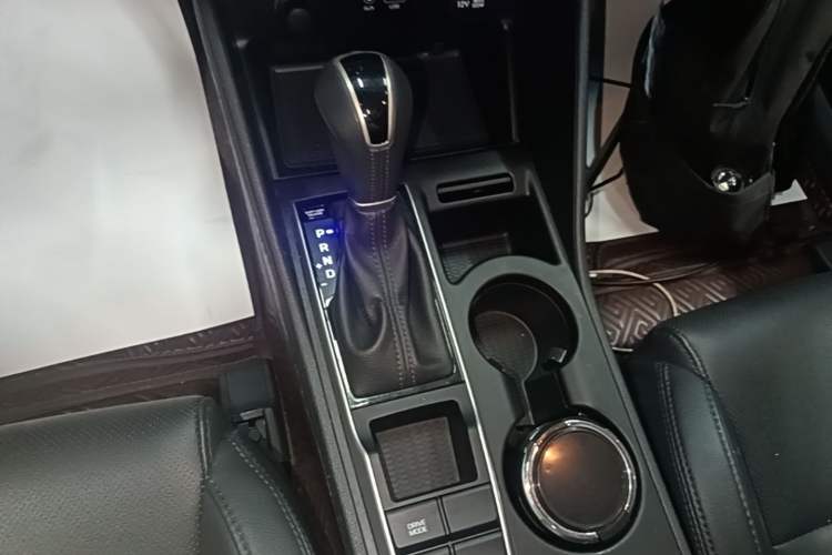Used Hyundai Tucson 2015 1.6T Dual-Clutch Two-Wheel-Drive Smart Model Gear Lever