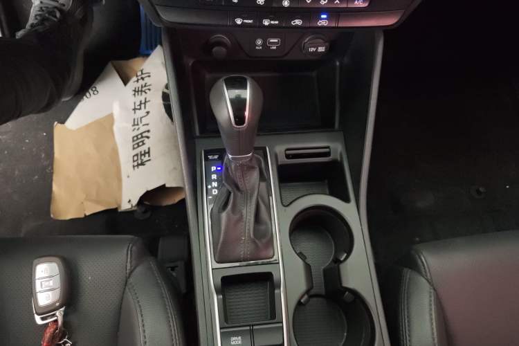 Used Hyundai Tucson 2015 1.6T Dual-Clutch Two-Wheel-Drive Smart Model Gear Lever