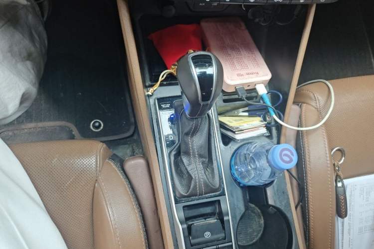 Used Hyundai Tucson 2015 1.6T Dual-Clutch Four-Wheel Drive Flagship Model Gear Lever