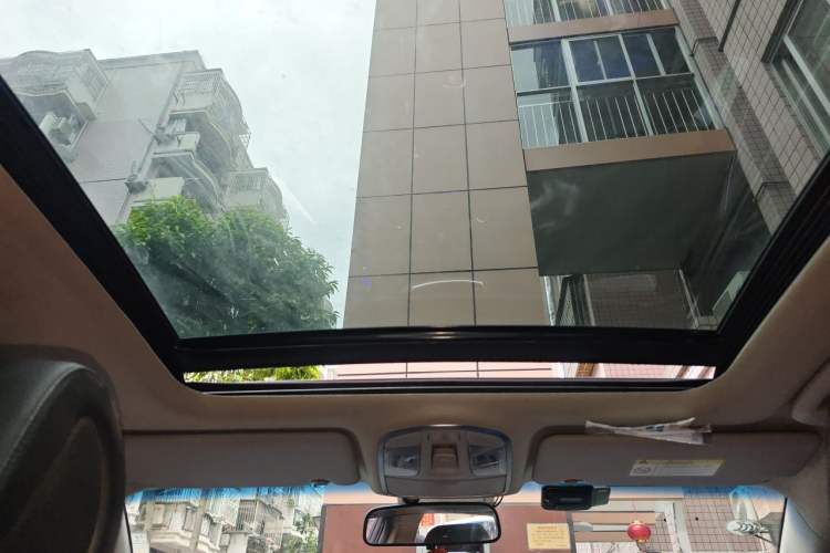 Used Hyundai Tucson 2015 1.6T Dual-Clutch Two-Wheel-Drive Smart Model Headliner