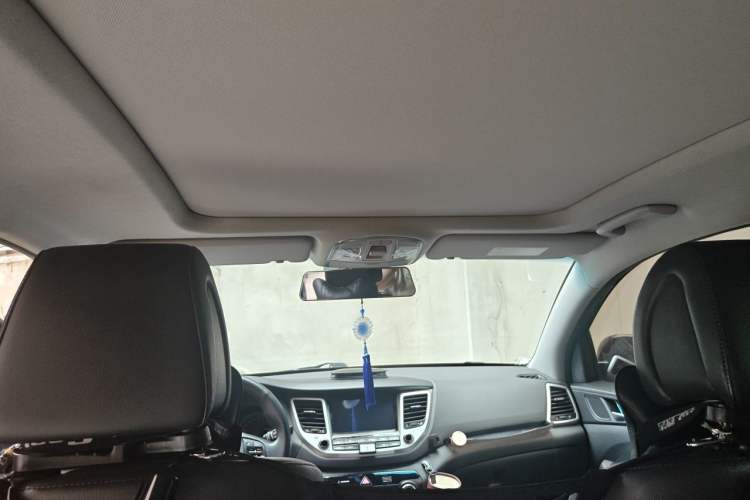 Used Hyundai Tucson 2015 1.6T Dual-Clutch Two-Wheel-Drive Leading Model Headliner