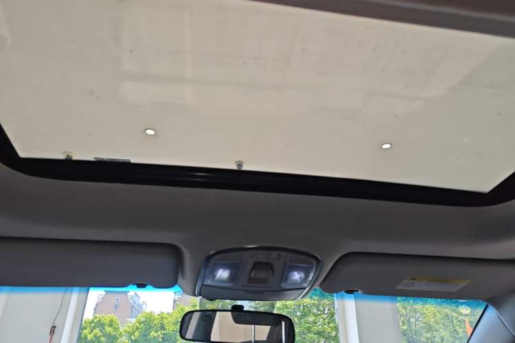 Used Hyundai Tucson 2015 1.6T Dual-Clutch Two-Wheel-Drive Smart Model Headliner