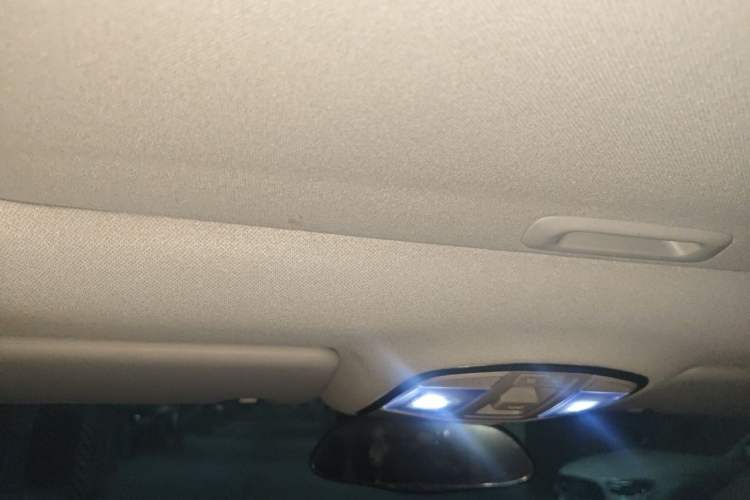 Used Hyundai Tucson 2015 1.6T Dual-Clutch Two-Wheel-Drive Smart Model Headliner