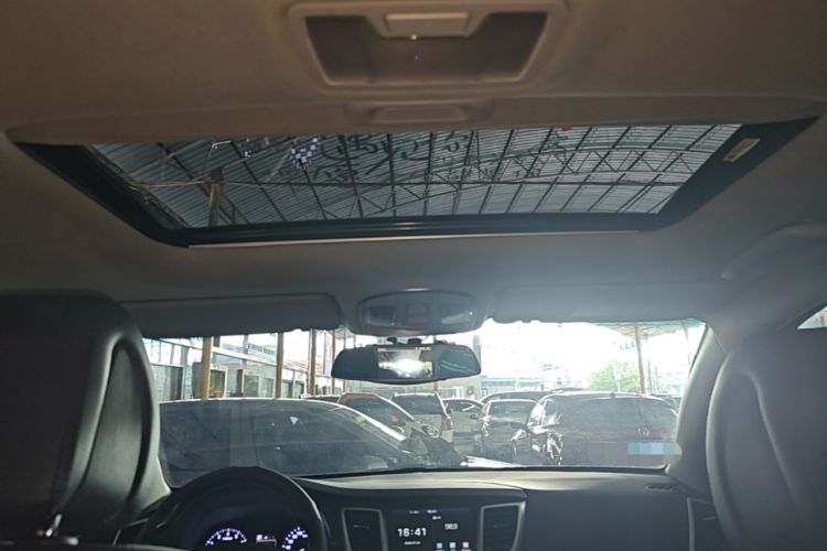 Used Hyundai Tucson 2015 1.6T Dual-Clutch Two-Wheel-Drive Smart Model Headliner