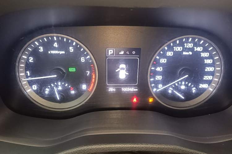 Used Hyundai Tucson 2015 1.6T Dual-Clutch Two-Wheel-Drive Smart Model Instrument Cluster