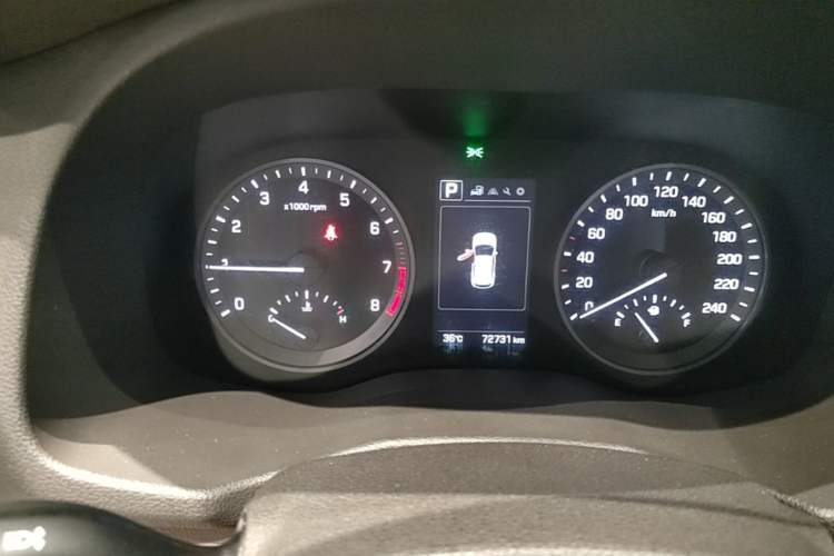 Used Hyundai Tucson 2015 1.6T Dual-Clutch Four-Wheel Drive Flagship Model Instrument Cluster