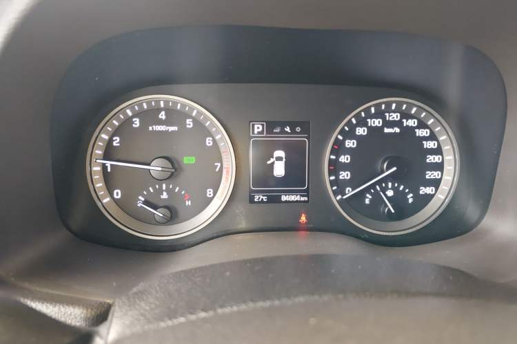 Used Hyundai Tucson 2015 1.6T Dual-Clutch Two-Wheel-Drive Leading Model Instrument Cluster