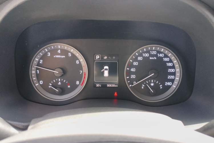 Used Hyundai Tucson 2015 1.6T Dual-Clutch Two-Wheel-Drive Smart Model Instrument Cluster