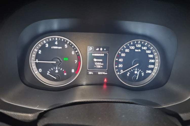 Used Hyundai Tucson 2015 1.6T Dual-Clutch Two-Wheel-Drive Smart Model Instrument Cluster