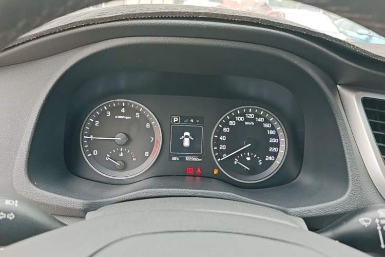 Used Hyundai Tucson 2015 1.6T Dual-Clutch Two-Wheel-Drive Smart Model Instrument Cluster