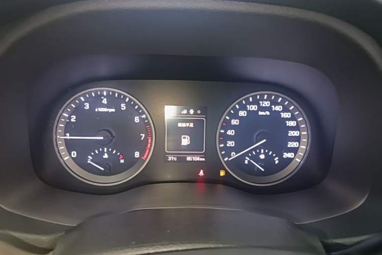 Used Hyundai Tucson 2015 1.6T Dual-Clutch Two-Wheel-Drive Smart Model Instrument Cluster