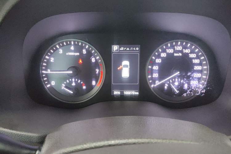 Used Hyundai Tucson 2015 1.6T Dual-Clutch Four-Wheel Drive Flagship Model Instrument Cluster